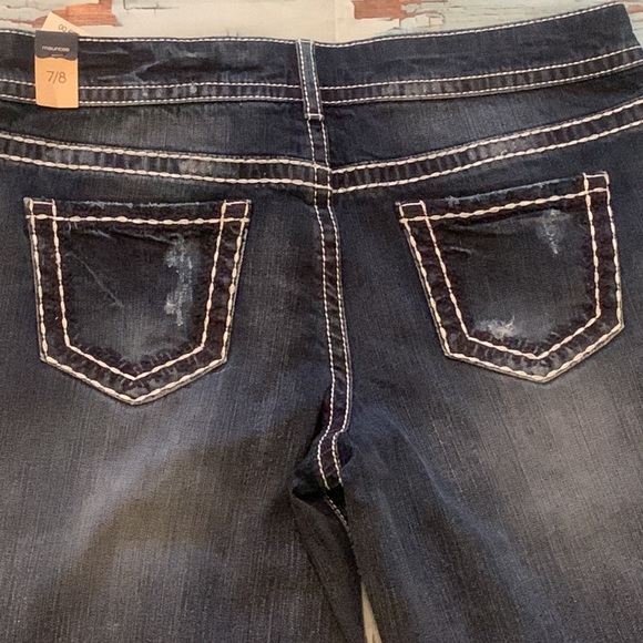 🇺🇸🇺🇸🇺🇸3 for 12🇺🇸🇺🇸🇺🇸Distressed Denim Capris - Picture 6 of 6